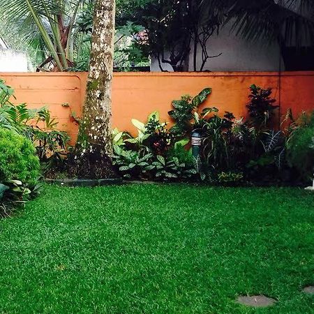 Holiday Nest Bed & Breakfast Wadduwa Esterno foto