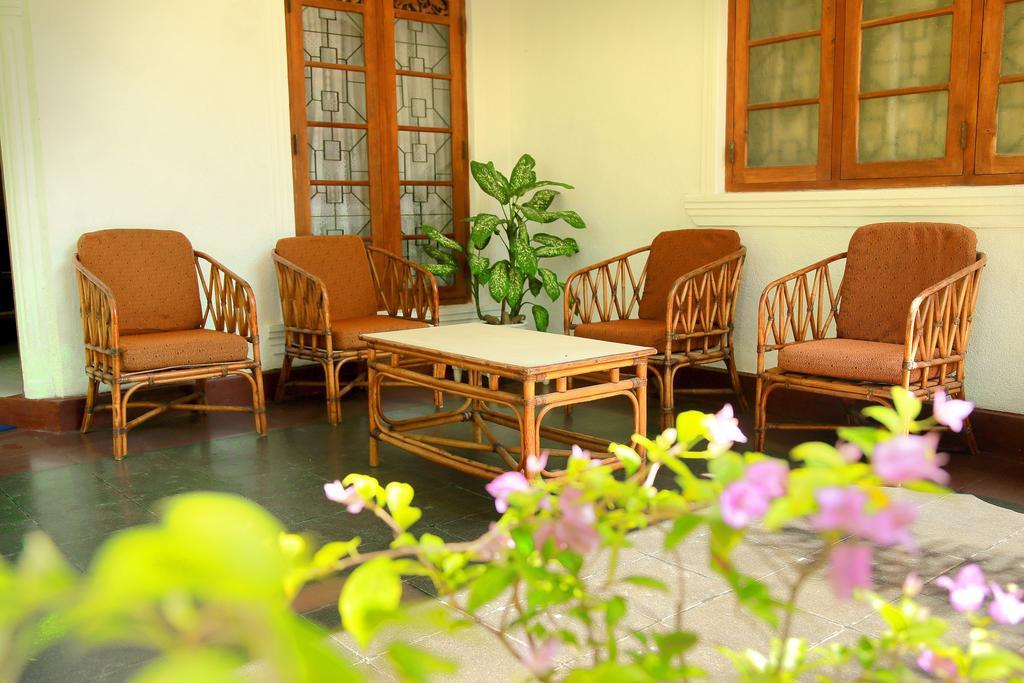 Holiday Nest Bed & Breakfast Wadduwa Esterno foto