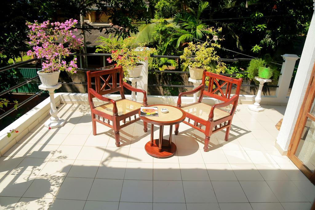 Holiday Nest Bed & Breakfast Wadduwa Esterno foto
