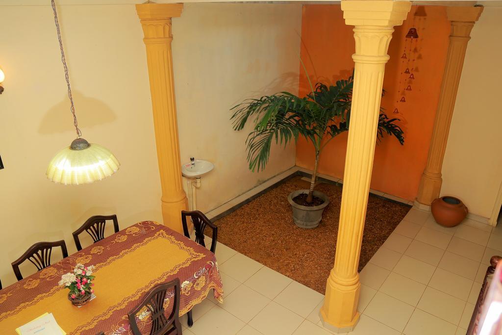 Holiday Nest Bed & Breakfast Wadduwa Esterno foto