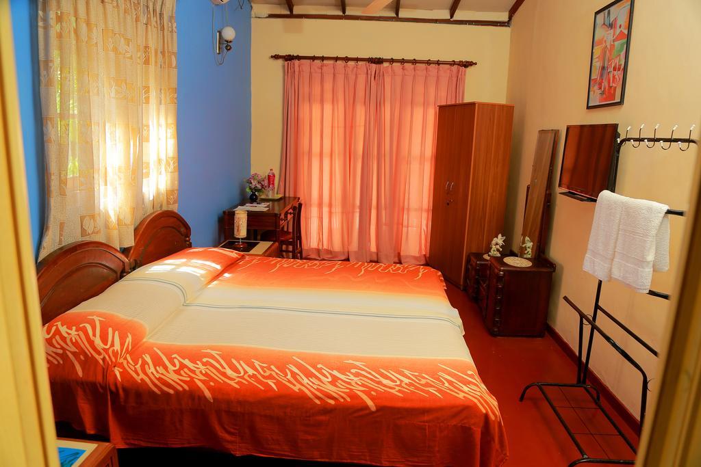 Holiday Nest Bed & Breakfast Wadduwa Esterno foto