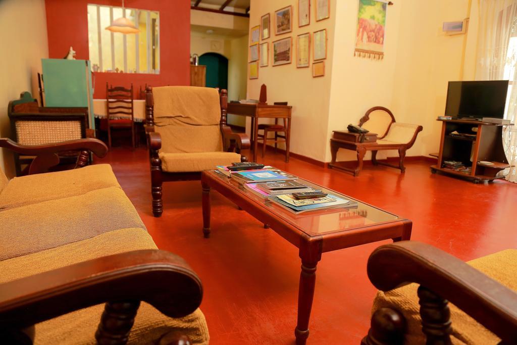 Holiday Nest Bed & Breakfast Wadduwa Esterno foto