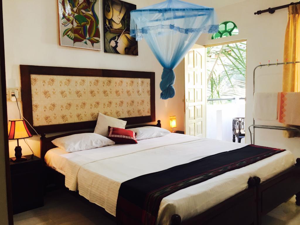 Holiday Nest Bed & Breakfast Wadduwa Esterno foto